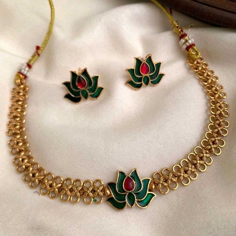 Lotus Design Necklace &amp; Earring Set