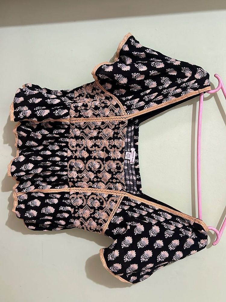 Black beige Embroided top with lace  Bor