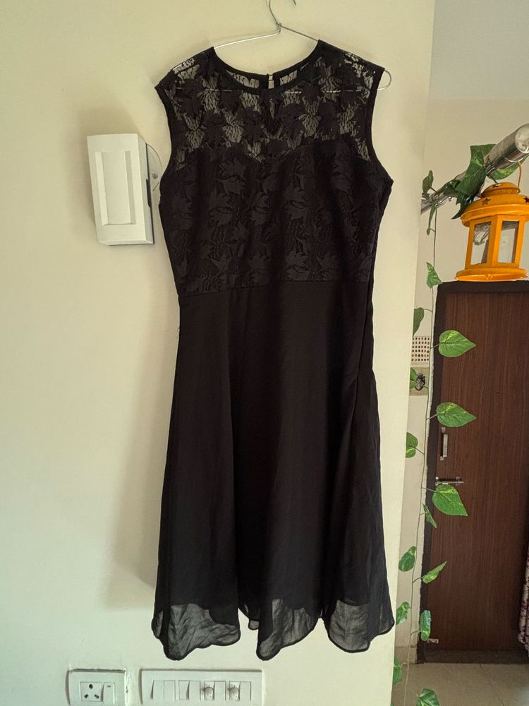 Elegant Black Lace Dress