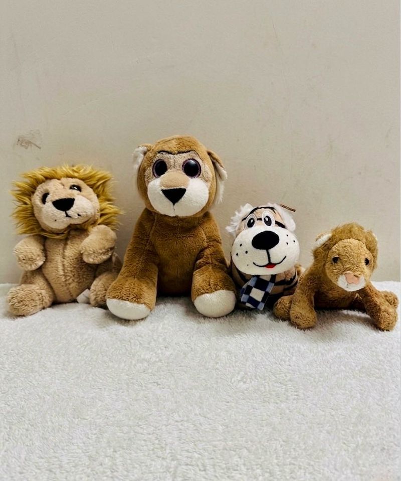 Set of 4 Cute Lion Plushies