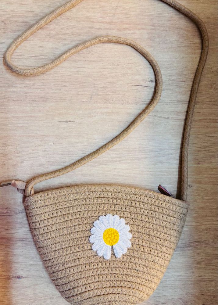 Woven Crossbody Bag with Daisy