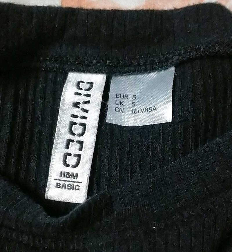 H&amp;M Divided Black Ribbed Top