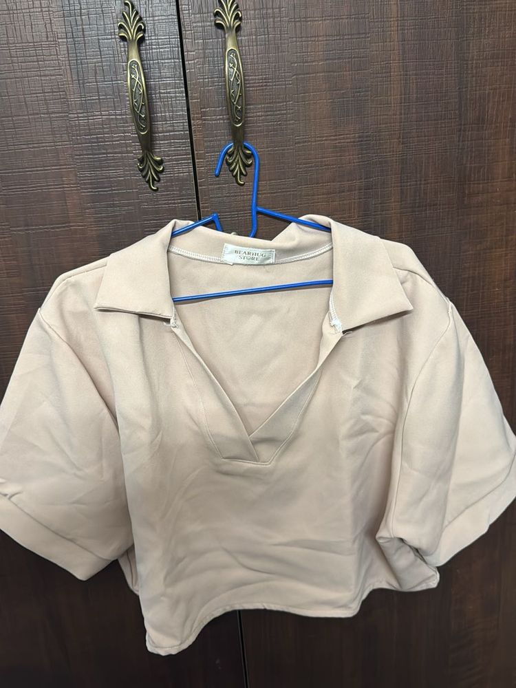 Stylish Beige Collared Crop Top