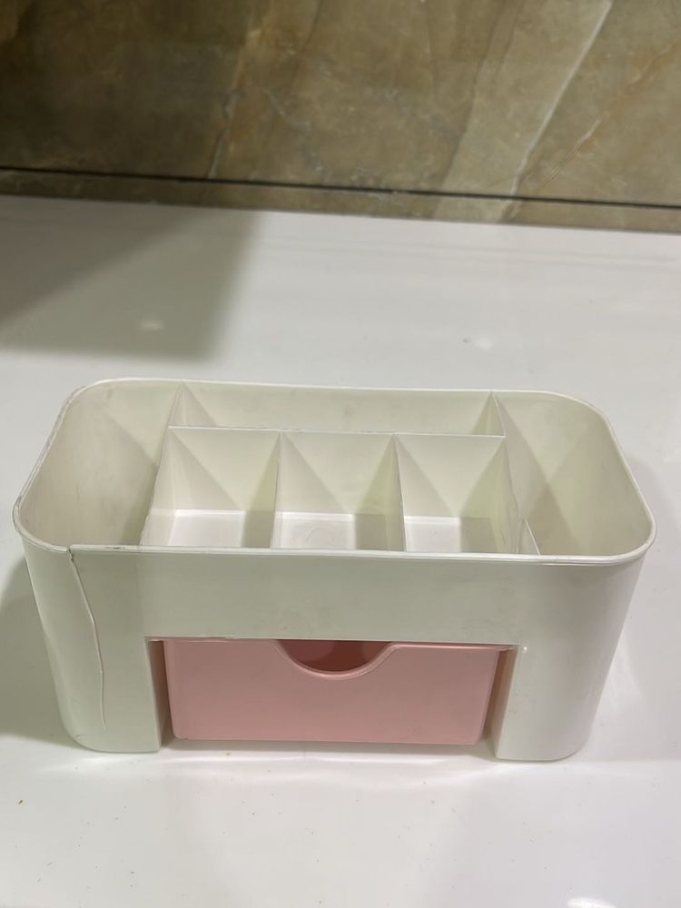 Makeup &amp; Cosmetic Organizer