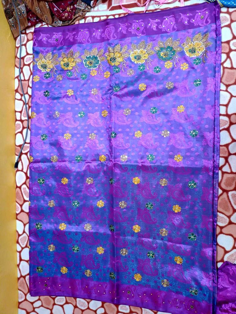 Shinning Dual Colour Saree Without Blouse