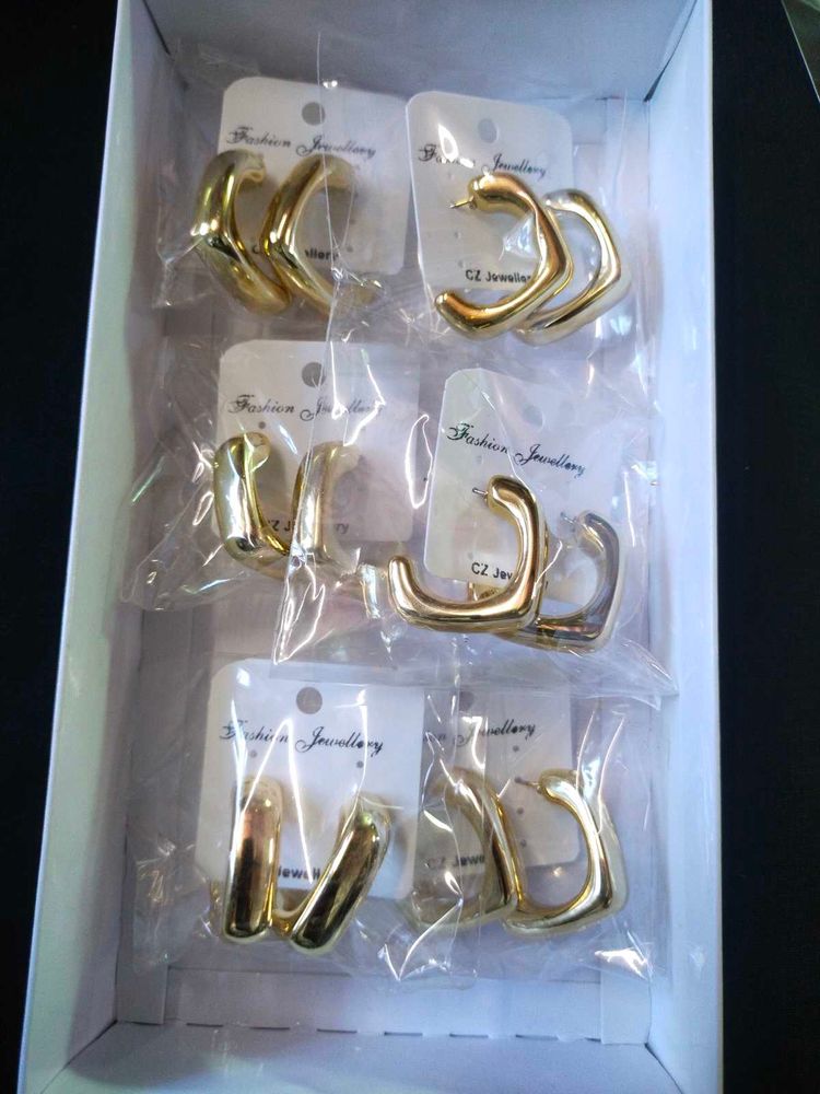 Chunky Gold Hoop Earrings Set