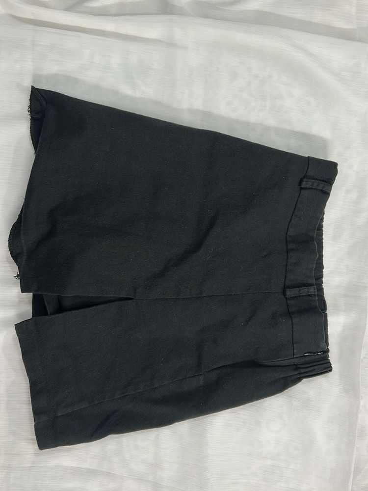 black skort/ skirt