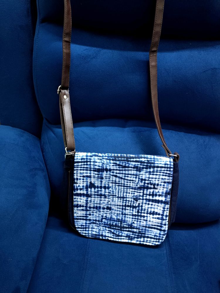 New Ladies DNMX Slig Bag