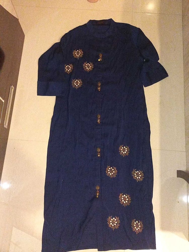 Elegant Navy Blue Embroidered Kurta