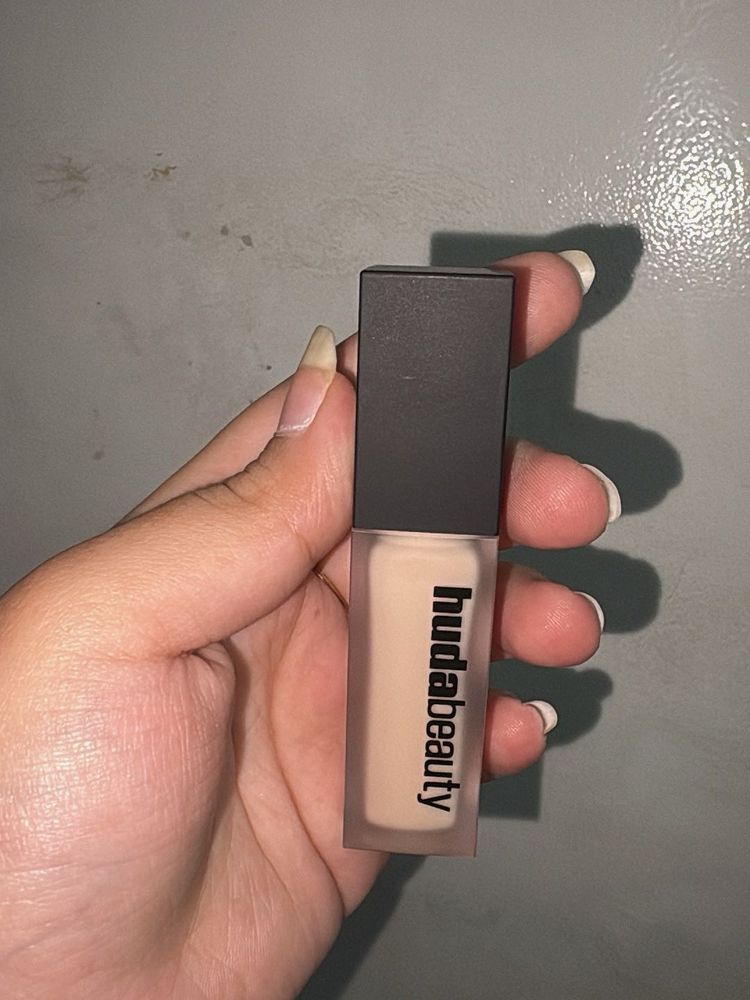 Huda Beauty Concealer