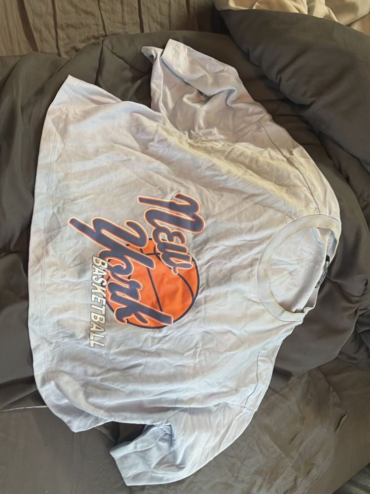 New York Basketball Graphic T-Shirt