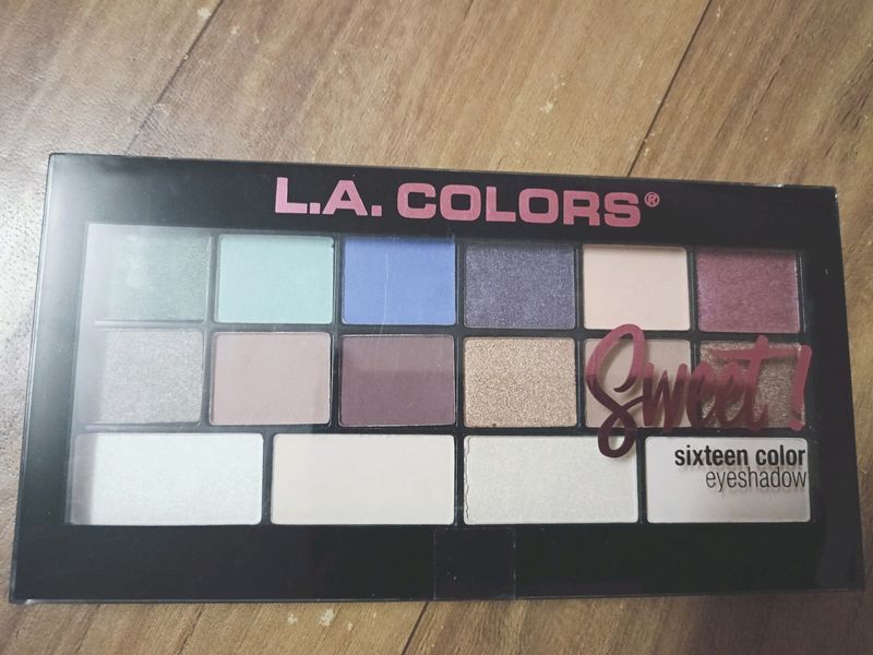 This is brand new LA.colors beautiful 16 colour ey