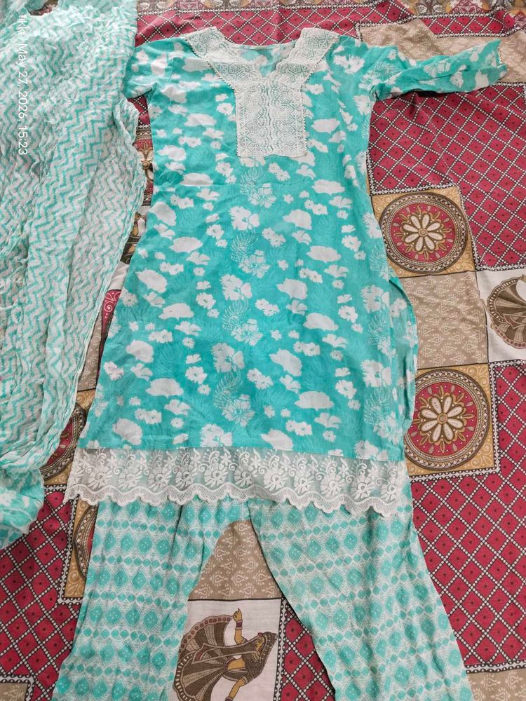 Teal Floral Kurta Set with Dupatta medium in seize