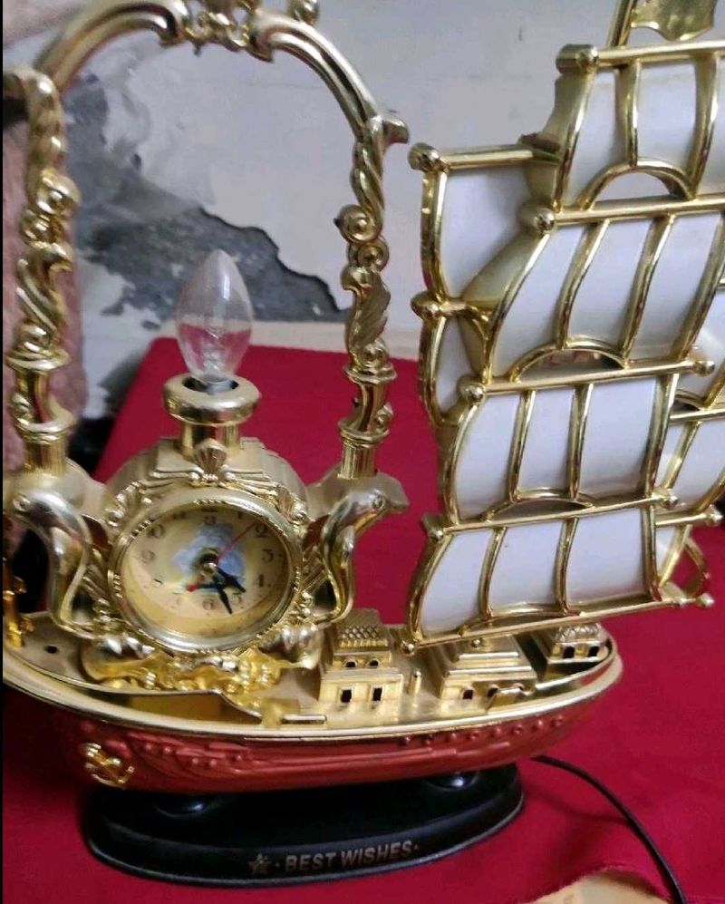 Vintage Ship Lamp ( in coins ✅)