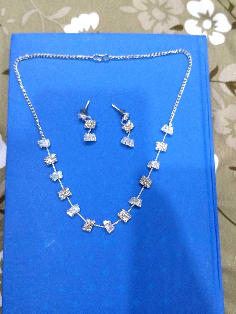 Elegant Necklace and Earring Set