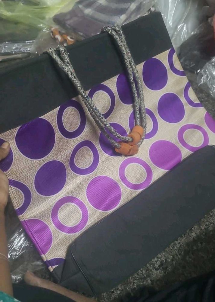 Stylish Tote Bag with Circle Print