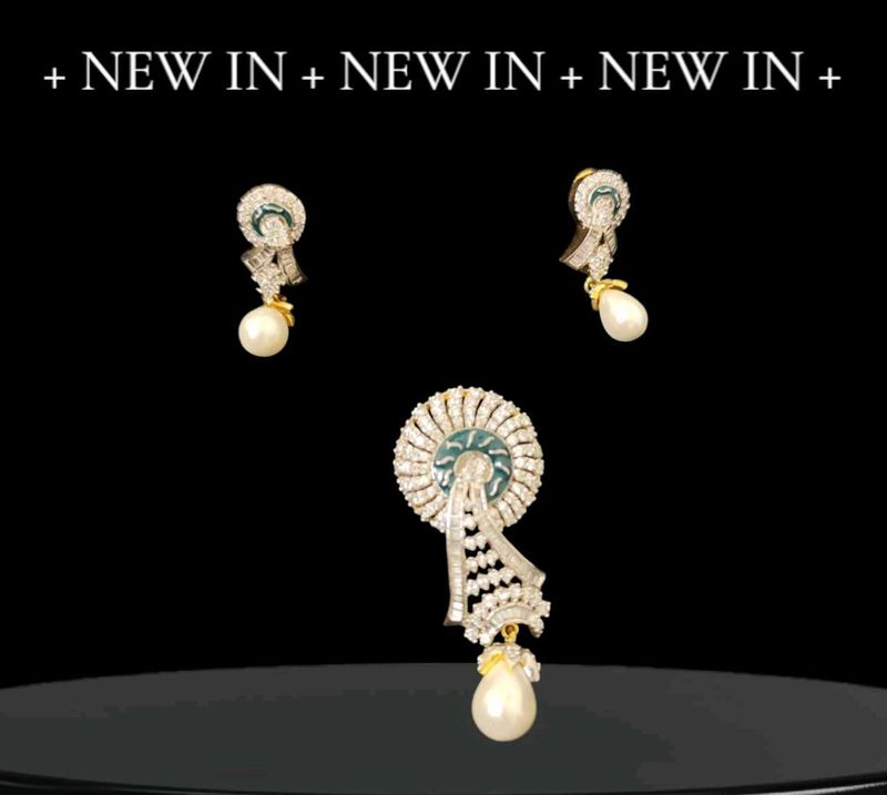 🥰Beautiful AD Pendant with Earrings