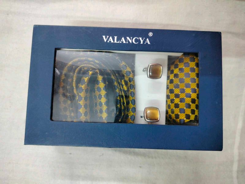 Valancya Tie &amp; Cufflink Set