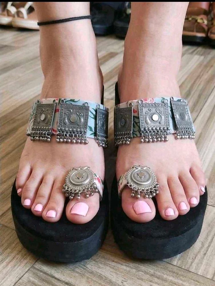 Women Comfort Heel Sandals | Size 5 | Rose Flower