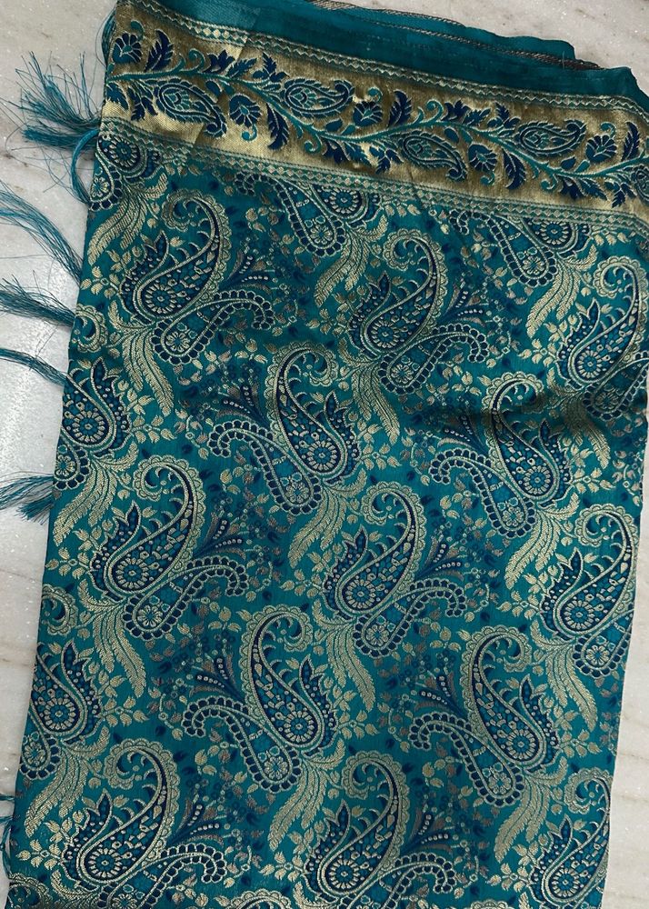 Elegant Teal &amp; Gold Saree with Blouse