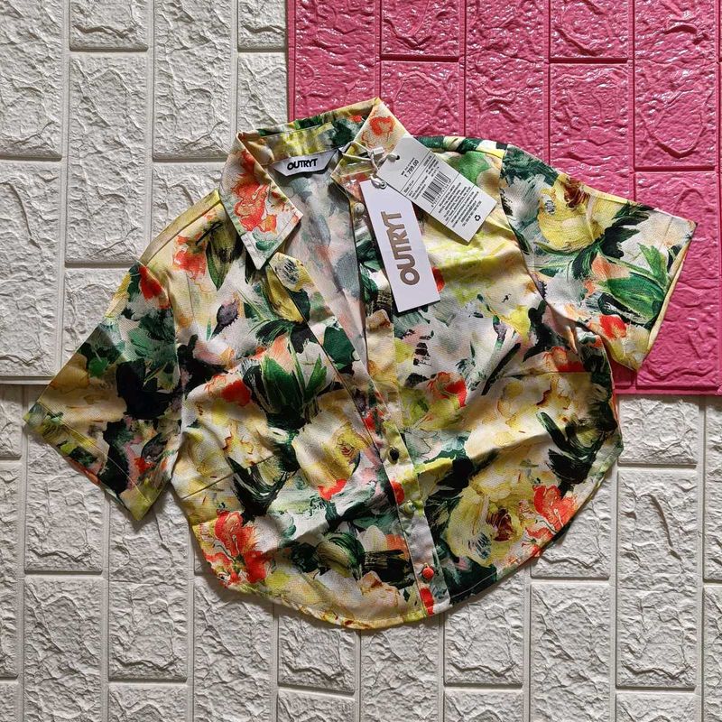 Outryt Satin Crop Shirt