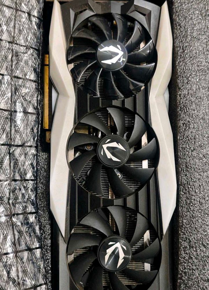 ZOTAC GAMING GeForce RTX 2080 AMP EXTREME