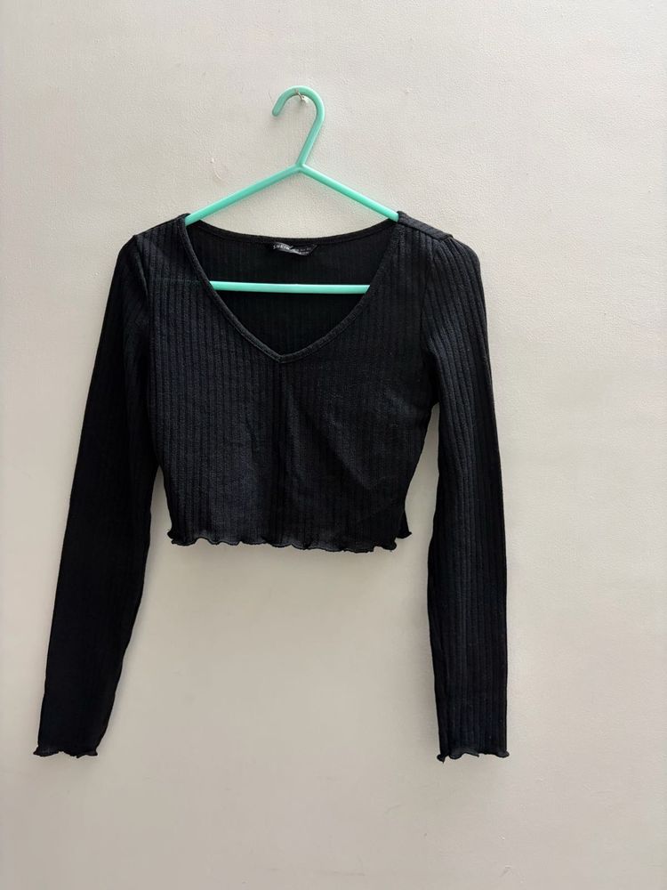 Black Ribbed Lettuce Hem Crop Top