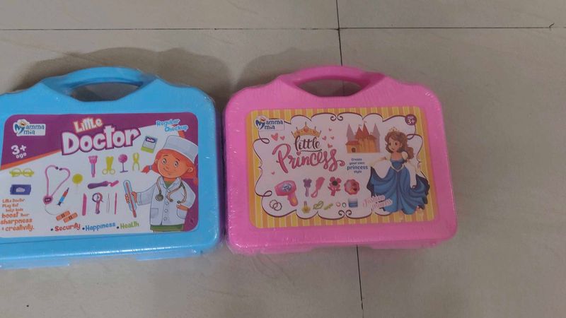 Kids Role Play Sets new with tag