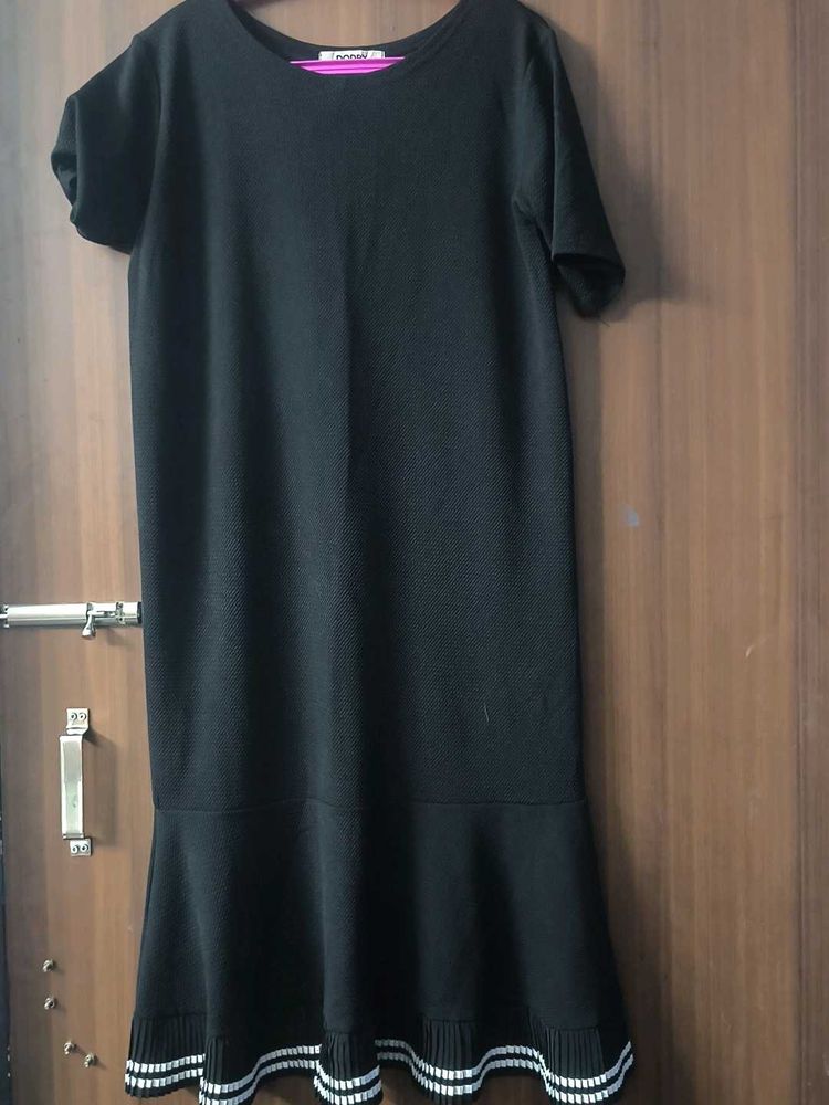 Black Short Sleeve Flared Dress
