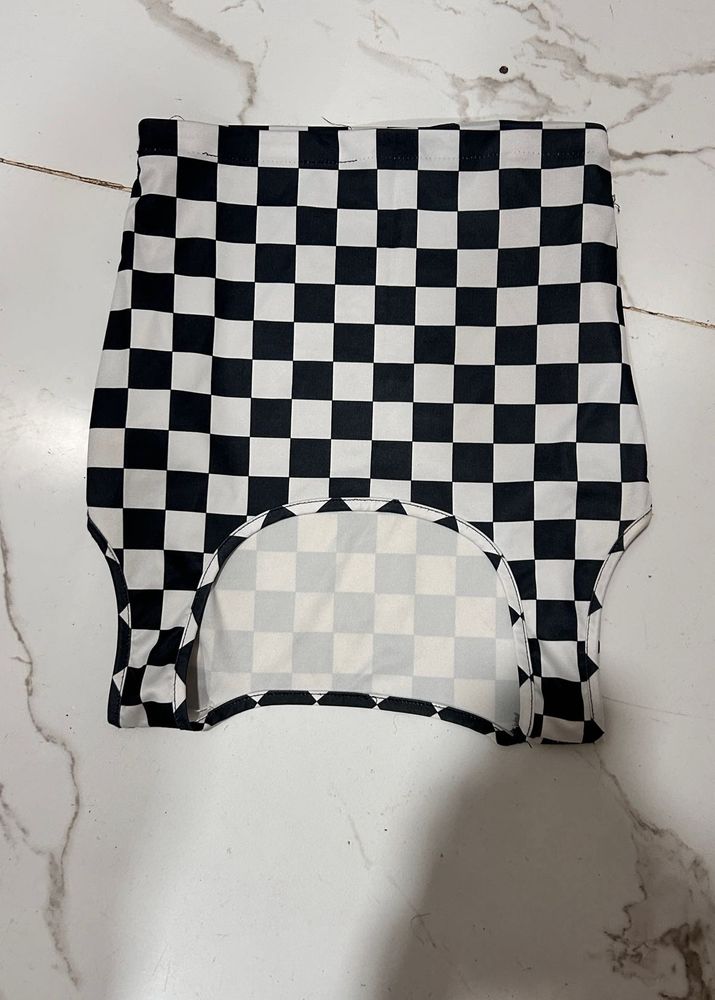 strechy tank top black and white