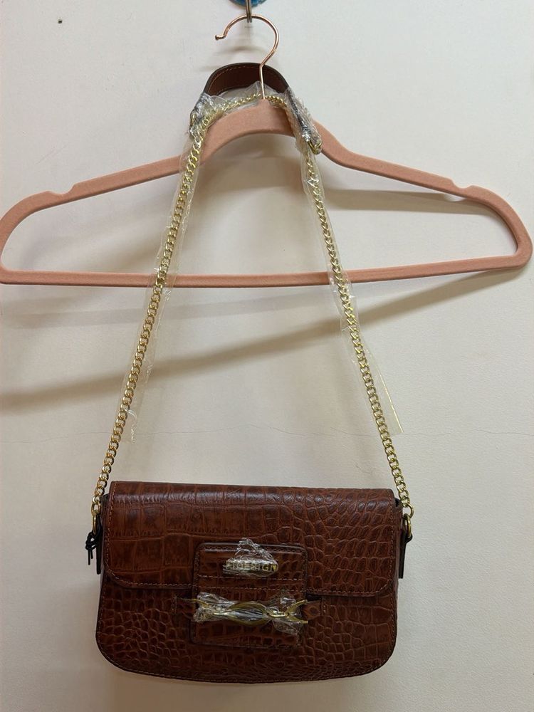 Chic Croc-Embossed Chain Bag