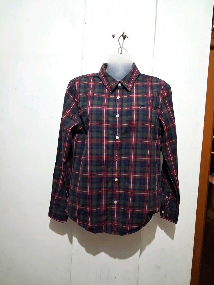 Classic Plaid Button-Up Shirt