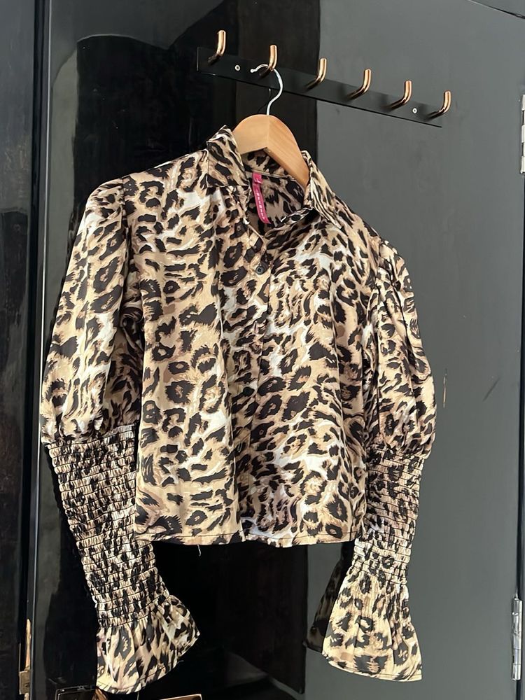 Leopard Print Puff Sleeve Blouse