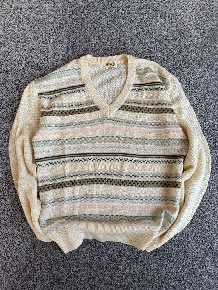 Vintage Patterned V-Neck Sweater