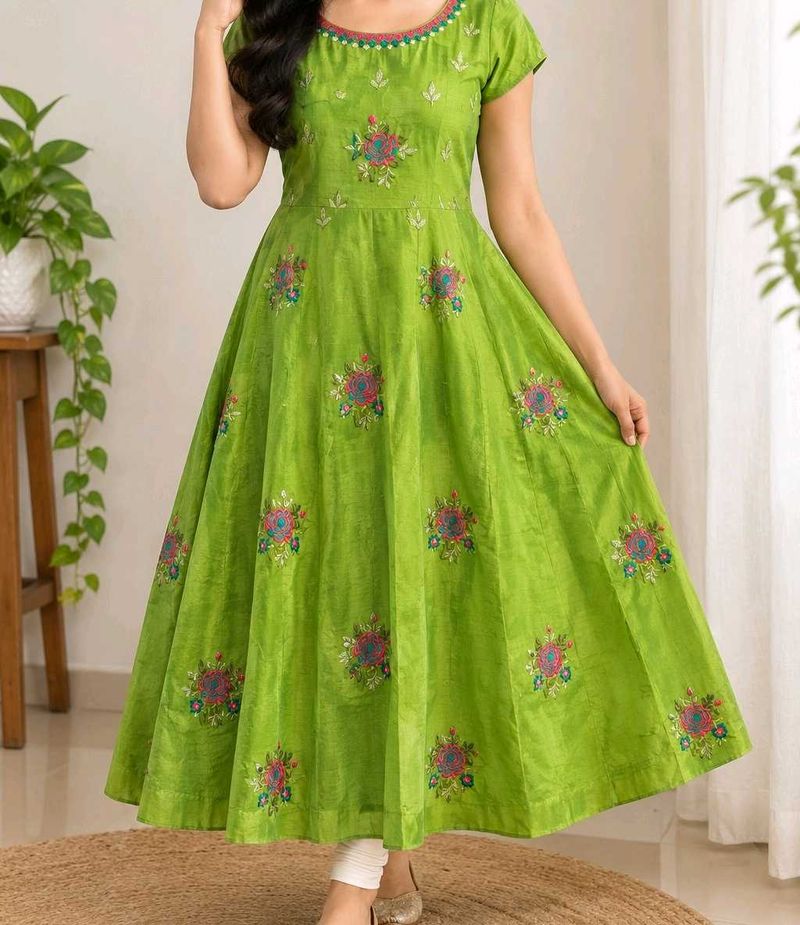 Green Embroidered Kurta