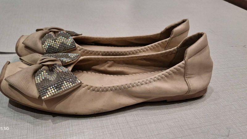 Girls Beige Rhinestone Bow Ballet Flats