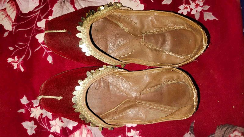 Red Velvet Juttis with Gold Trim