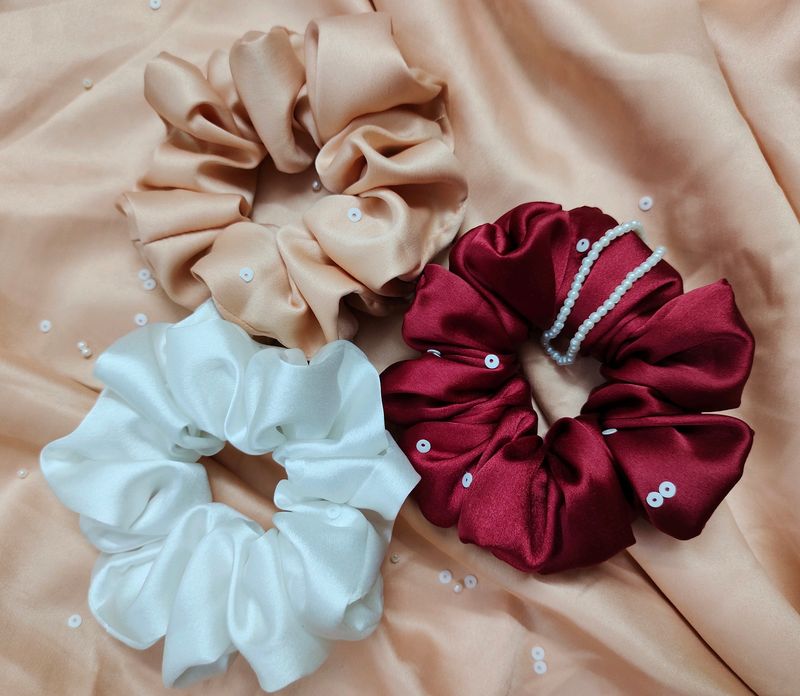 3 Multicolored Scrunchies (60rs/-)