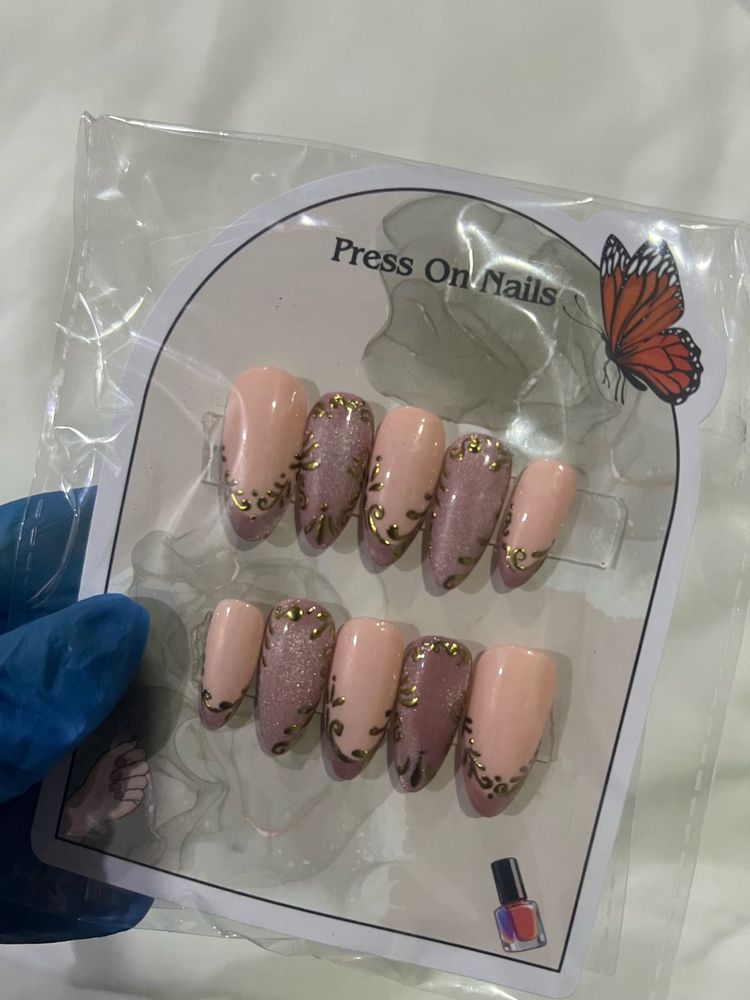 CATE EYE NAILS