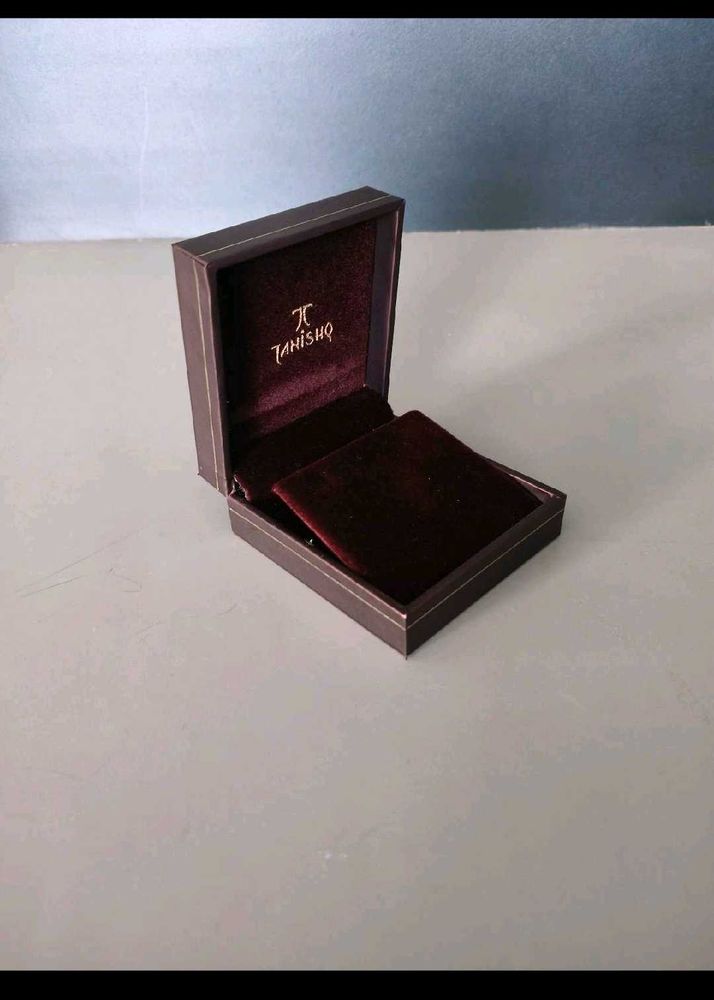 Tanishq ear ring Box - Elegant &amp; Protective