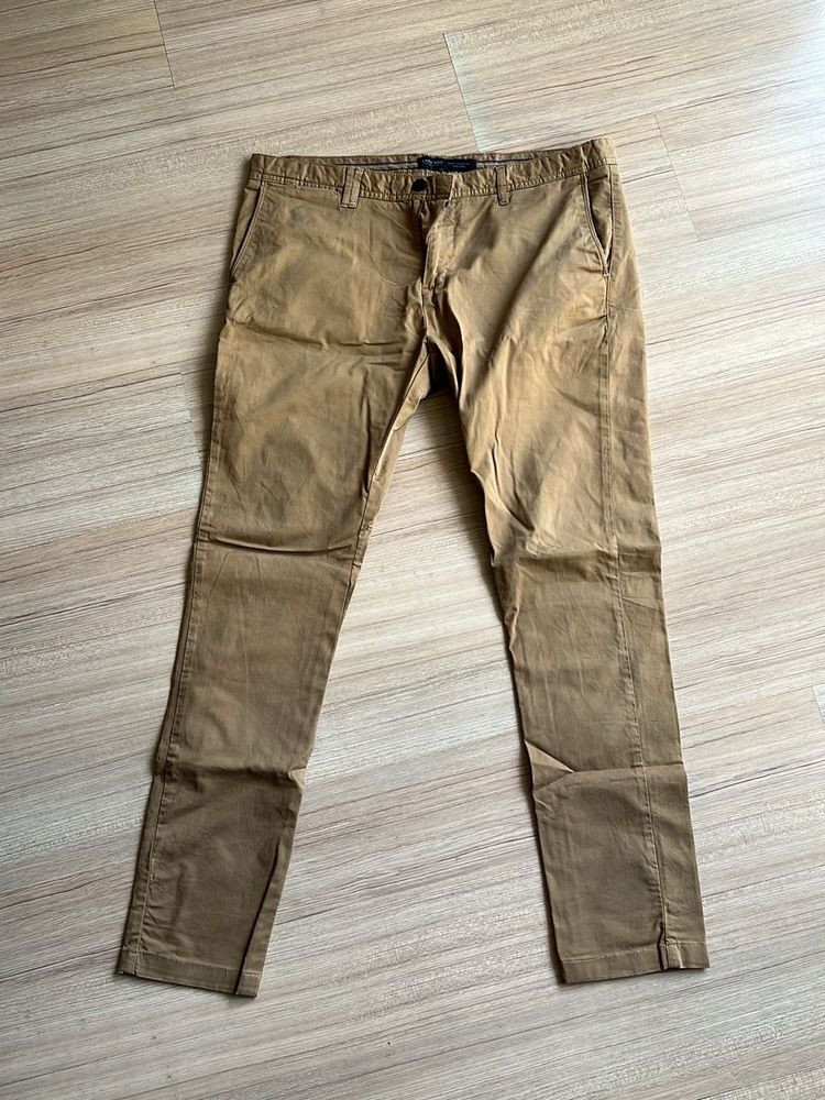 Zara Men's Khaki Chinos