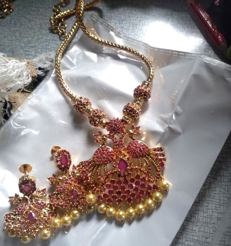 Neckpiece set