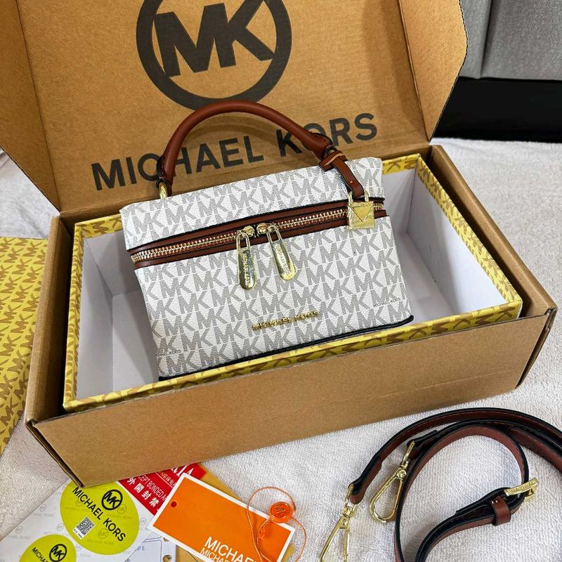 Michael Kors (COPY)Jana Extra-Small Signature Logo
