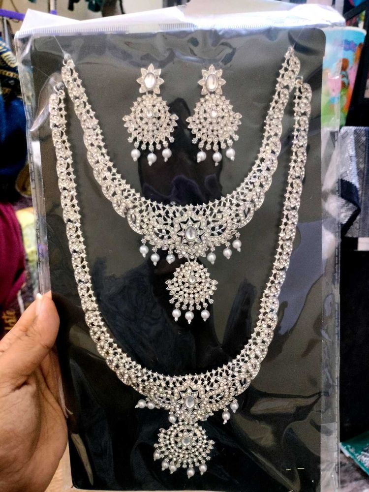 Stunning Rhinestone Jewellery Set