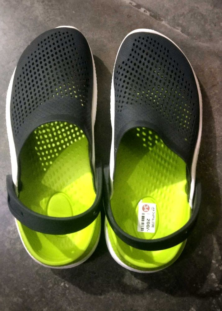 Comfortable Black &amp; Lime Green Clogs