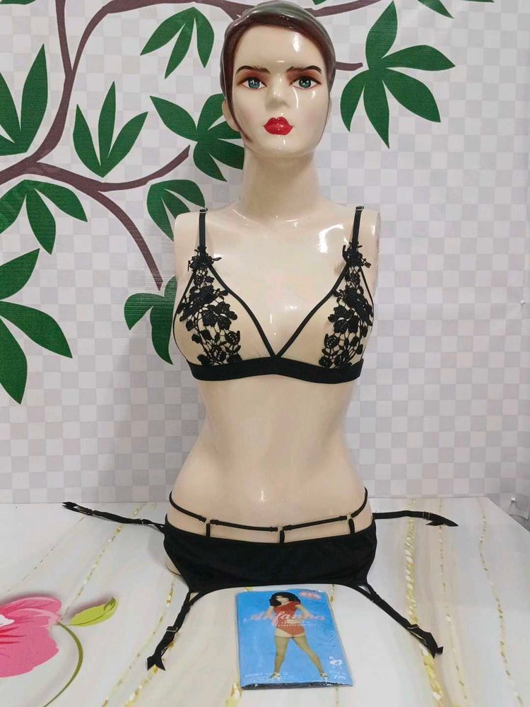 (1438)Black Suspender Belt