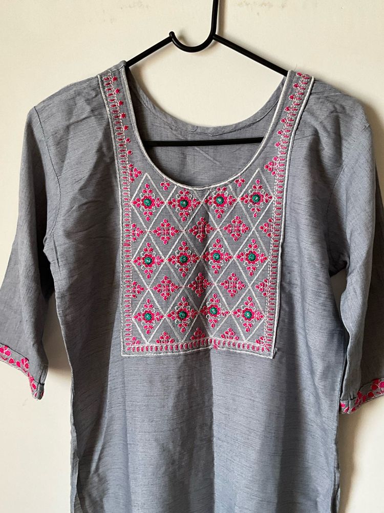 Stylish Grey Embroidered Kurta
