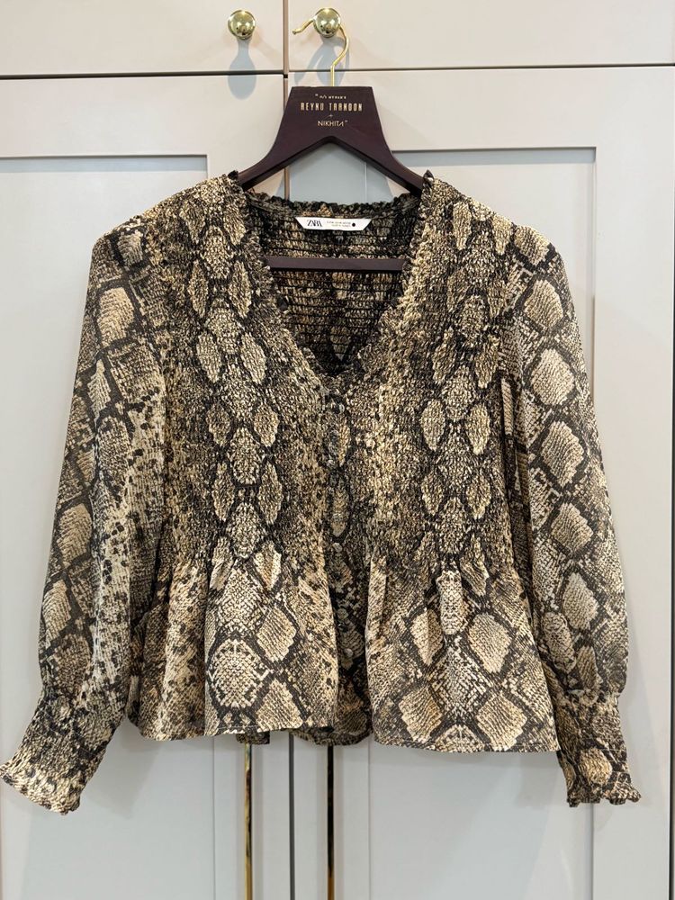 NEW! ZARA Snake Print Peplum top - M