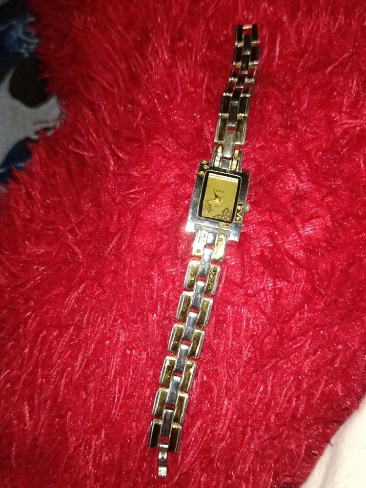 Elegant Women's Times Watch
