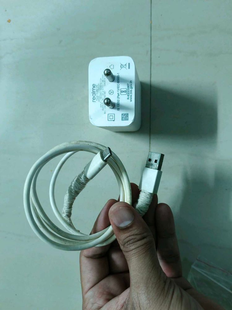 Realme Fast Charger &amp; Cable Set